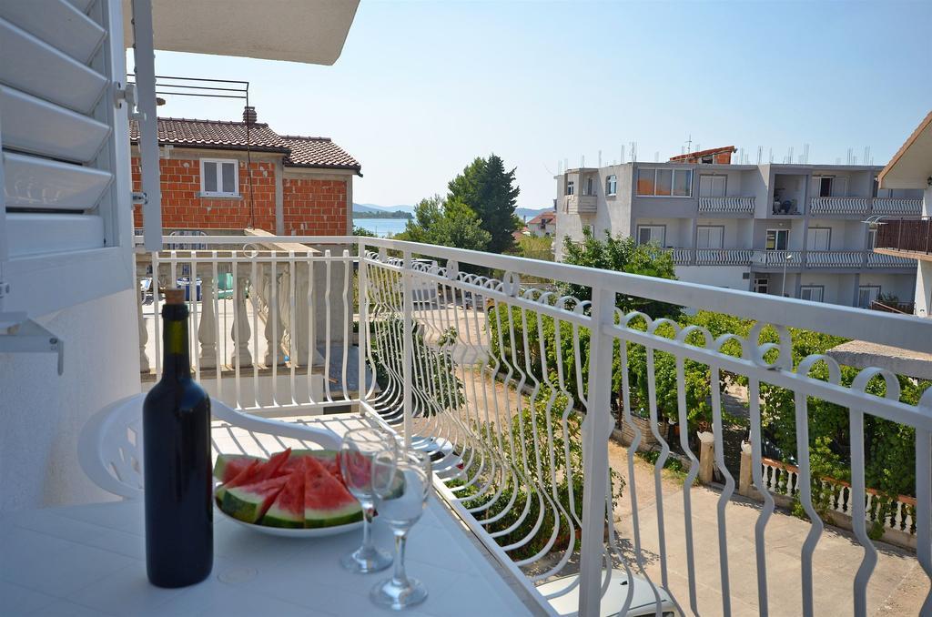 Apartments Sime Vodice Eksteriør bilde