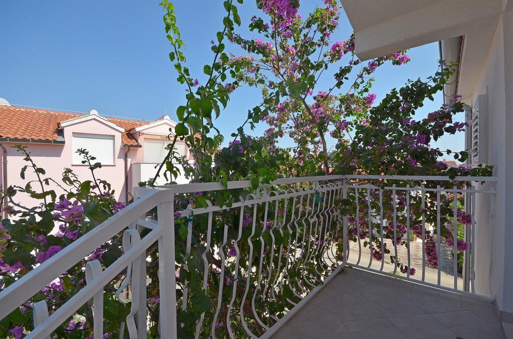 Apartments Sime Vodice Eksteriør bilde